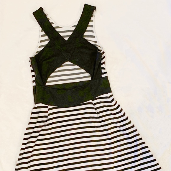 💕Host Pick💕Banana Republic Open Back Dress 8 - Picture 3 of 7